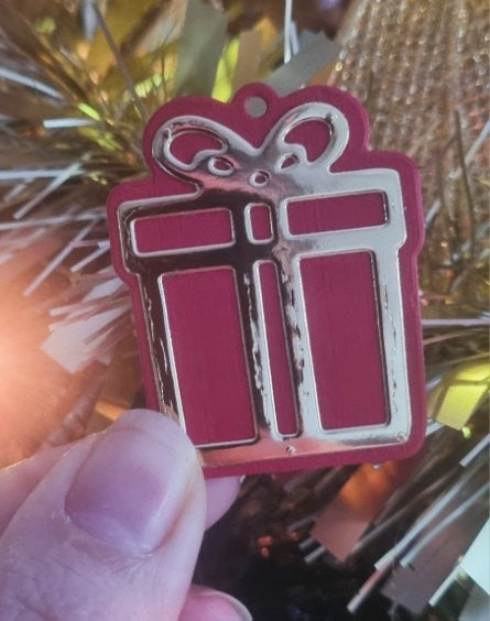 Découpe cadeau de noël